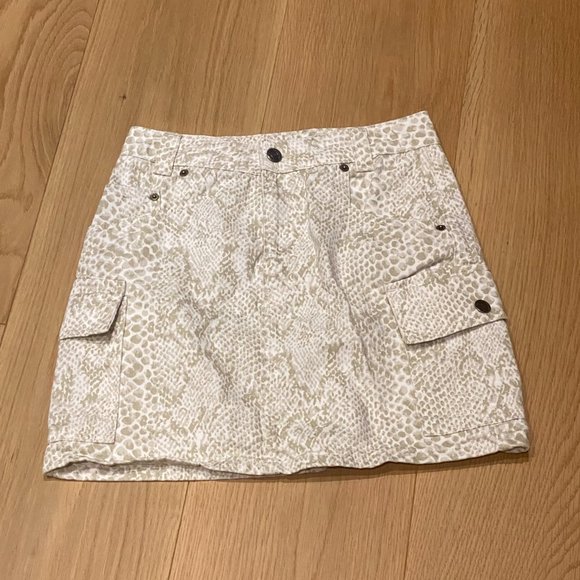 TOPSHOP Snakeskin Print Mini Skirt - Picture 1 of 1
